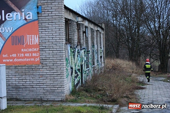 Zdjęcie w galerii na portalu naszraciborz.pl: Przy Bosackiej palił się pustostan wiadomości z regionu