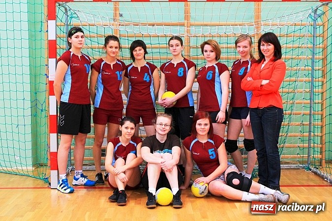 Zdjęcie w galerii na portalu naszraciborz.pl: Międzyszkolna rywalizacja w piłce ręcznej wiadomości z regionu