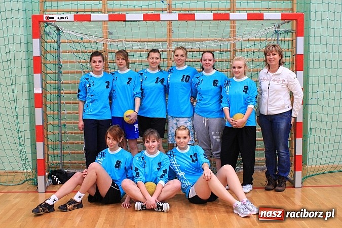 Zdjęcie w galerii na portalu naszraciborz.pl: Międzyszkolna rywalizacja w piłce ręcznej wiadomości z regionu