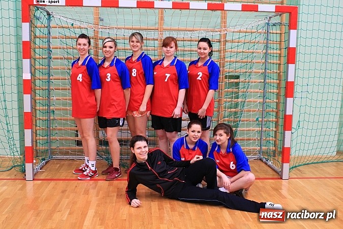 Zdjęcie w galerii na portalu naszraciborz.pl: Międzyszkolna rywalizacja w piłce ręcznej wiadomości z regionu