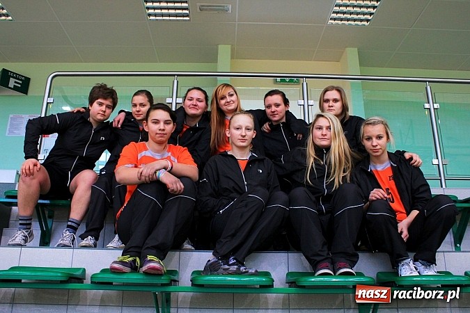 Zdjęcie w galerii na portalu naszraciborz.pl: Międzyszkolna rywalizacja w piłce ręcznej wiadomości z regionu