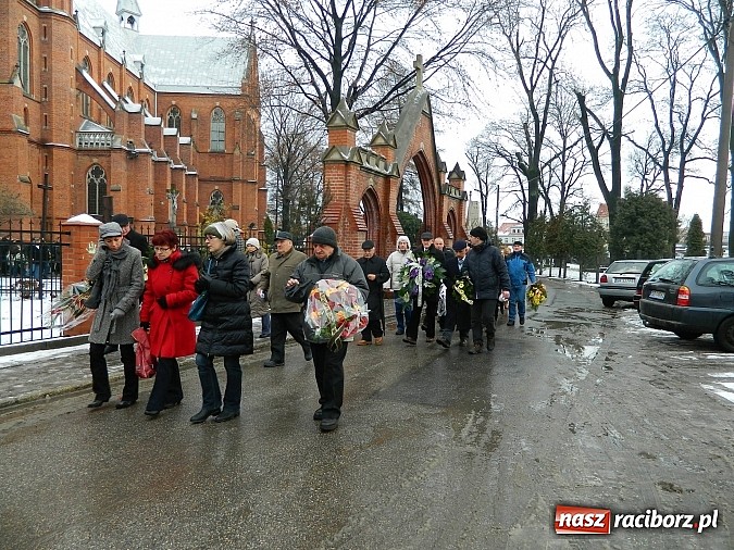 Zdjęcie w galerii na portalu naszraciborz.pl: Pogrzeb komandora Mariana Niewiadomskiego wiadomości z regionu