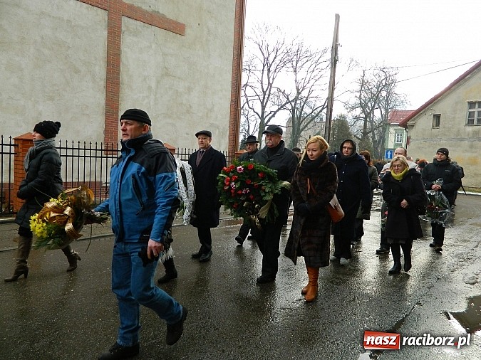 Zdjęcie w galerii na portalu naszraciborz.pl: Pogrzeb komandora Mariana Niewiadomskiego wiadomości z regionu