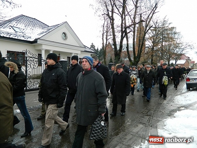 Zdjęcie w galerii na portalu naszraciborz.pl: Pogrzeb komandora Mariana Niewiadomskiego wiadomości z regionu