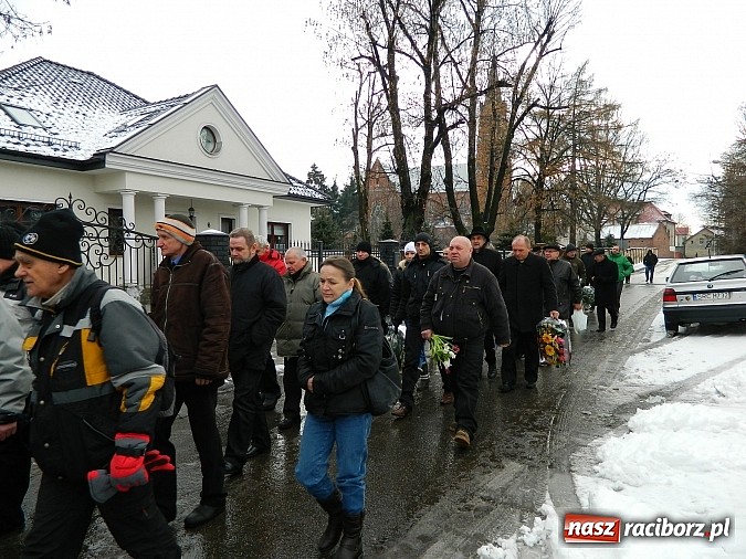 Zdjęcie w galerii na portalu naszraciborz.pl: Pogrzeb komandora Mariana Niewiadomskiego wiadomości z regionu