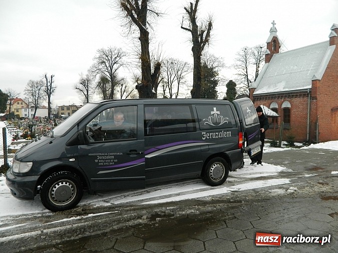 Zdjęcie w galerii na portalu naszraciborz.pl: Pogrzeb komandora Mariana Niewiadomskiego wiadomości z regionu