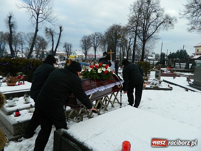 Zdjęcie w galerii na portalu naszraciborz.pl: Pogrzeb komandora Mariana Niewiadomskiego wiadomości z regionu