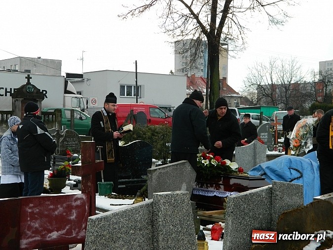 Zdjęcie w galerii na portalu naszraciborz.pl: Pogrzeb komandora Mariana Niewiadomskiego wiadomości z regionu