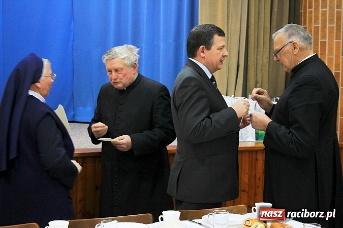 Zdjęcie w galerii na portalu naszraciborz.pl: Polsko-czeskie spotkanie opłatkowe w klasztorze wiadomości z regionu