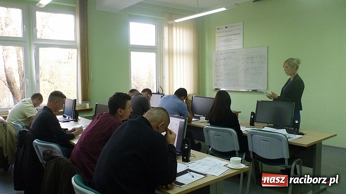 Zdjęcie w galerii na portalu naszraciborz.pl: Policjanci i strażacy uczą się języka czeskiego wiadomości z regionu