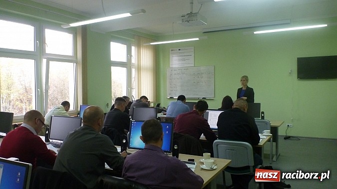 Zdjęcie w galerii na portalu naszraciborz.pl: Policjanci i strażacy uczą się języka czeskiego wiadomości z regionu