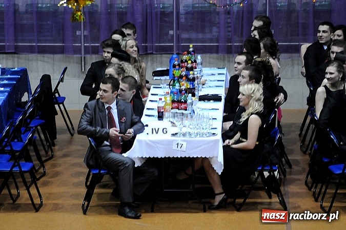 Zdjęcie w galerii na portalu naszraciborz.pl: Ekonomik rozpoczął dziś sezon studniówkowy wiadomości z regionu