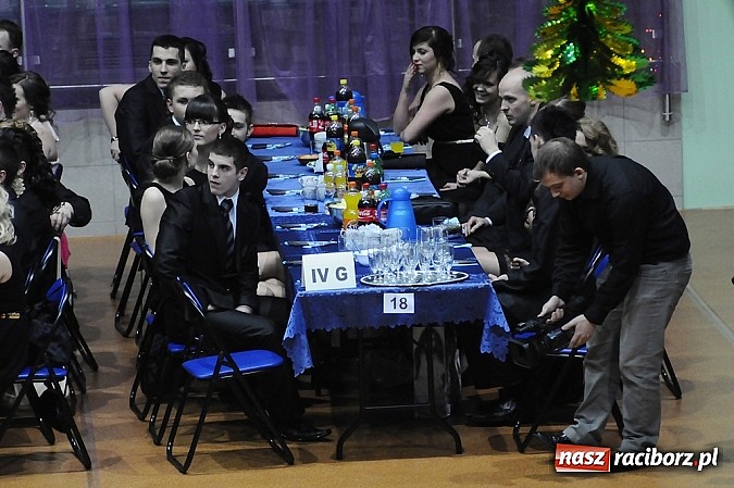 Zdjęcie w galerii na portalu naszraciborz.pl: Ekonomik rozpoczął dziś sezon studniówkowy wiadomości z regionu