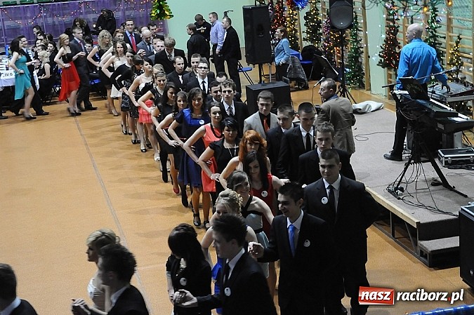 Zdjęcie w galerii na portalu naszraciborz.pl: Ekonomik rozpoczął dziś sezon studniówkowy wiadomości z regionu