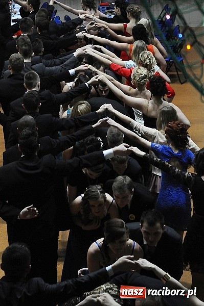 Zdjęcie w galerii na portalu naszraciborz.pl: Ekonomik rozpoczął dziś sezon studniówkowy wiadomości z regionu