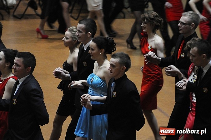 Zdjęcie w galerii na portalu naszraciborz.pl: Ekonomik rozpoczął dziś sezon studniówkowy wiadomości z regionu