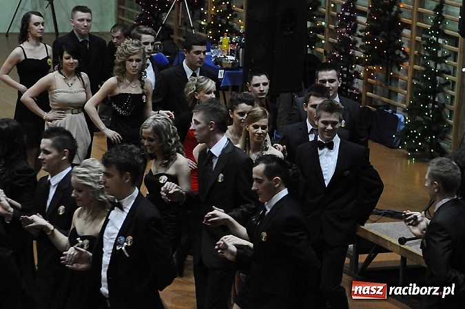 Zdjęcie w galerii na portalu naszraciborz.pl: Ekonomik rozpoczął dziś sezon studniówkowy wiadomości z regionu