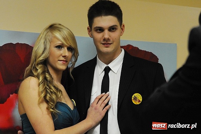 Zdjęcie w galerii na portalu naszraciborz.pl: Ekonomik rozpoczął dziś sezon studniówkowy wiadomości z regionu