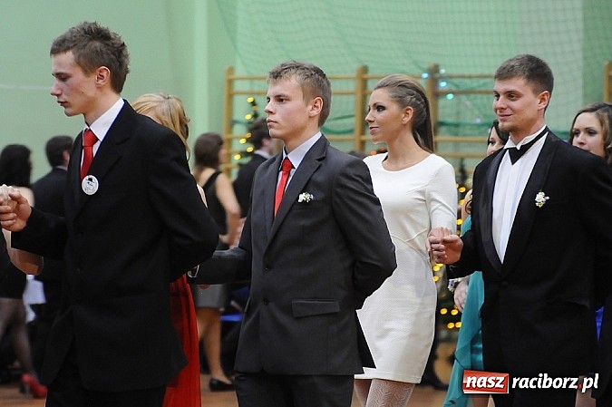 Zdjęcie w galerii na portalu naszraciborz.pl: Ekonomik rozpoczął dziś sezon studniówkowy wiadomości z regionu