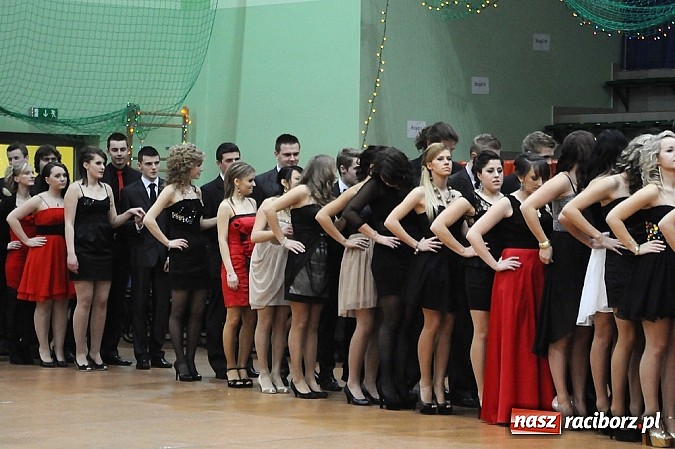 Zdjęcie w galerii na portalu naszraciborz.pl: Ekonomik rozpoczął dziś sezon studniówkowy wiadomości z regionu