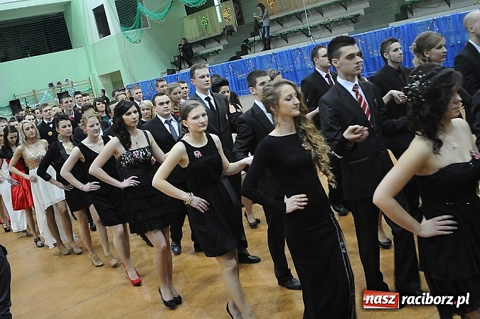 Zdjęcie w galerii na portalu naszraciborz.pl: Ekonomik rozpoczął dziś sezon studniówkowy wiadomości z regionu