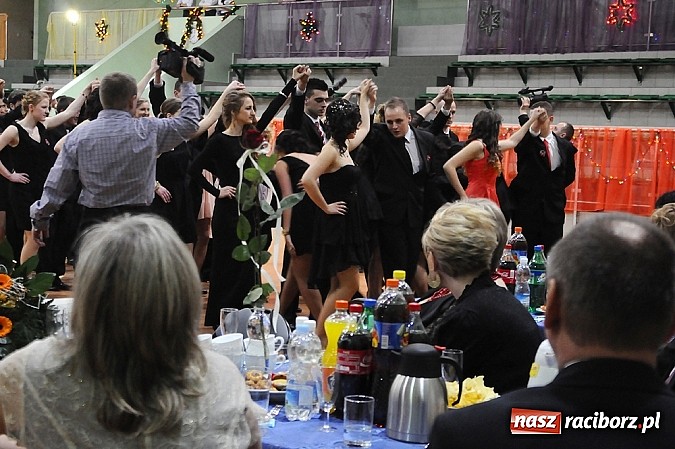 Zdjęcie w galerii na portalu naszraciborz.pl: Ekonomik rozpoczął dziś sezon studniówkowy wiadomości z regionu