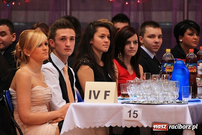 Zdjęcie w galerii na portalu naszraciborz.pl: Ekonomik rozpoczął dziś sezon studniówkowy wiadomości z regionu