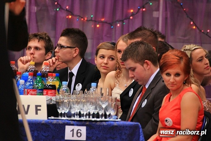 Zdjęcie w galerii na portalu naszraciborz.pl: Ekonomik rozpoczął dziś sezon studniówkowy wiadomości z regionu