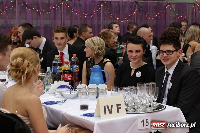 Zdjęcie w galerii na portalu naszraciborz.pl: Ekonomik rozpoczął dziś sezon studniówkowy wiadomości z regionu