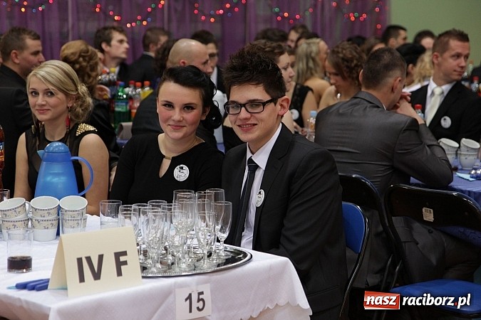 Zdjęcie w galerii na portalu naszraciborz.pl: Ekonomik rozpoczął dziś sezon studniówkowy wiadomości z regionu