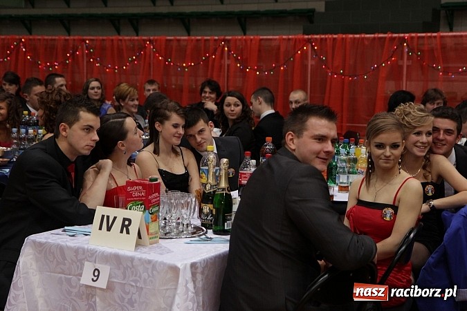 Zdjęcie w galerii na portalu naszraciborz.pl: Ekonomik rozpoczął dziś sezon studniówkowy wiadomości z regionu