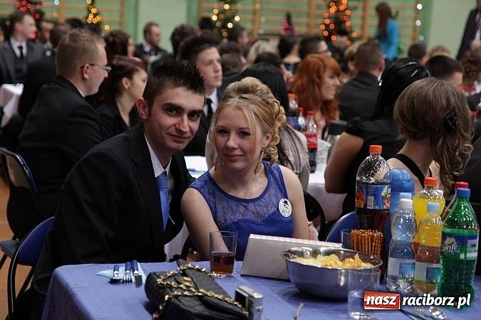 Zdjęcie w galerii na portalu naszraciborz.pl: Ekonomik rozpoczął dziś sezon studniówkowy wiadomości z regionu