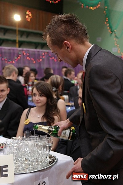 Zdjęcie w galerii na portalu naszraciborz.pl: Ekonomik rozpoczął dziś sezon studniówkowy wiadomości z regionu