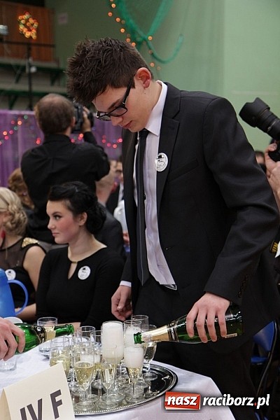 Zdjęcie w galerii na portalu naszraciborz.pl: Ekonomik rozpoczął dziś sezon studniówkowy wiadomości z regionu