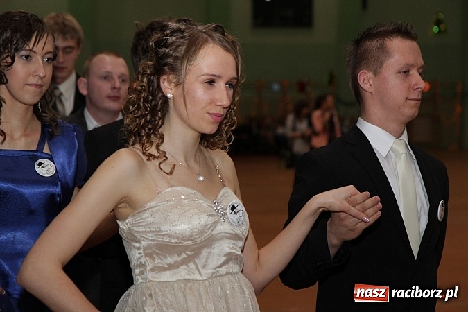 Zdjęcie w galerii na portalu naszraciborz.pl: Ekonomik rozpoczął dziś sezon studniówkowy wiadomości z regionu