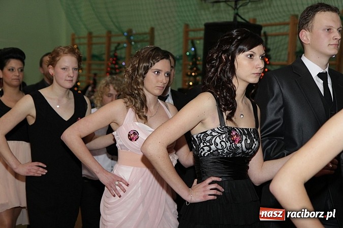 Zdjęcie w galerii na portalu naszraciborz.pl: Ekonomik rozpoczął dziś sezon studniówkowy wiadomości z regionu