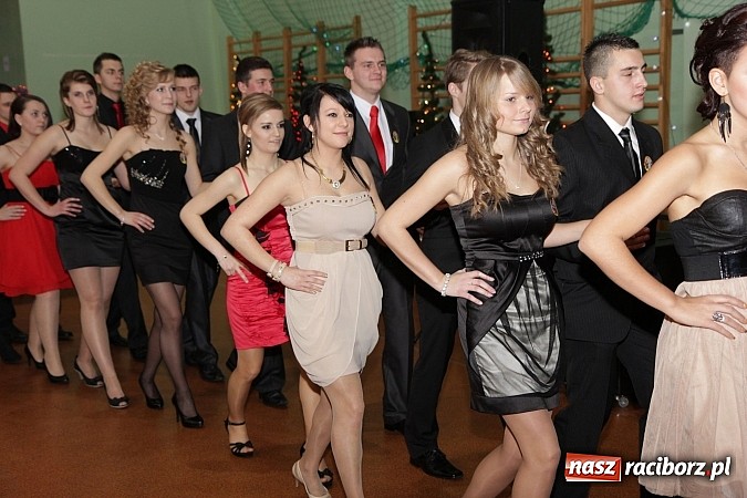 Zdjęcie w galerii na portalu naszraciborz.pl: Ekonomik rozpoczął dziś sezon studniówkowy wiadomości z regionu