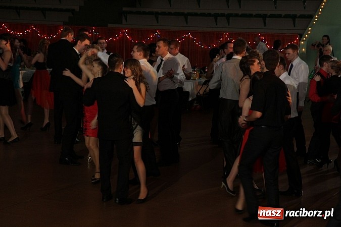 Zdjęcie w galerii na portalu naszraciborz.pl: Ekonomik rozpoczął dziś sezon studniówkowy wiadomości z regionu