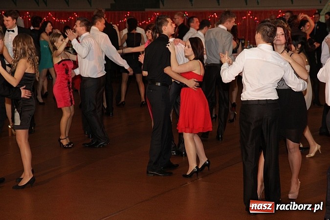 Zdjęcie w galerii na portalu naszraciborz.pl: Ekonomik rozpoczął dziś sezon studniówkowy wiadomości z regionu