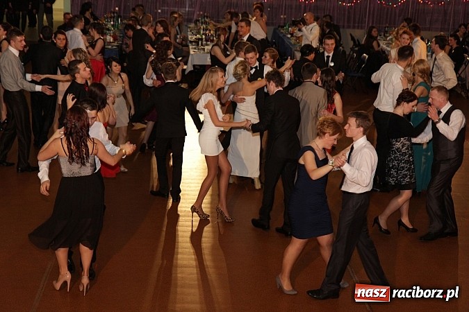 Zdjęcie w galerii na portalu naszraciborz.pl: Ekonomik rozpoczął dziś sezon studniówkowy wiadomości z regionu