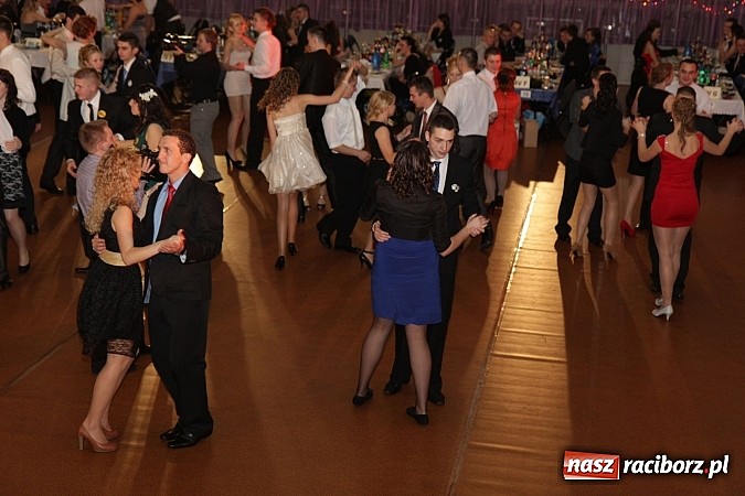 Zdjęcie w galerii na portalu naszraciborz.pl: Ekonomik rozpoczął dziś sezon studniówkowy wiadomości z regionu