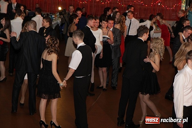 Zdjęcie w galerii na portalu naszraciborz.pl: Ekonomik rozpoczął dziś sezon studniówkowy wiadomości z regionu