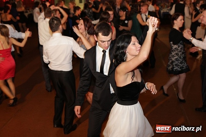 Zdjęcie w galerii na portalu naszraciborz.pl: Ekonomik rozpoczął dziś sezon studniówkowy wiadomości z regionu