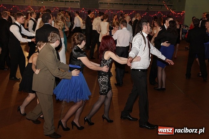 Zdjęcie w galerii na portalu naszraciborz.pl: Ekonomik rozpoczął dziś sezon studniówkowy wiadomości z regionu