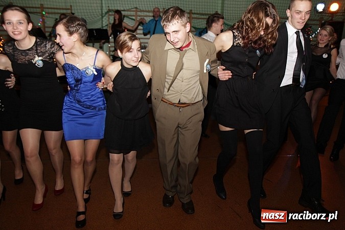 Zdjęcie w galerii na portalu naszraciborz.pl: Ekonomik rozpoczął dziś sezon studniówkowy wiadomości z regionu