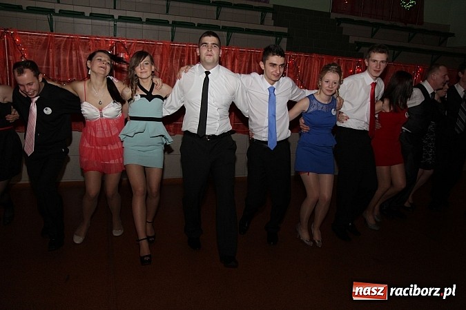 Zdjęcie w galerii na portalu naszraciborz.pl: Ekonomik rozpoczął dziś sezon studniówkowy wiadomości z regionu