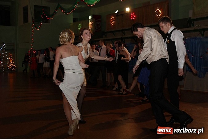 Zdjęcie w galerii na portalu naszraciborz.pl: Ekonomik rozpoczął dziś sezon studniówkowy wiadomości z regionu