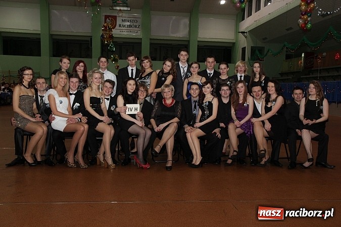 Zdjęcie w galerii na portalu naszraciborz.pl: Ekonomik rozpoczął dziś sezon studniówkowy wiadomości z regionu