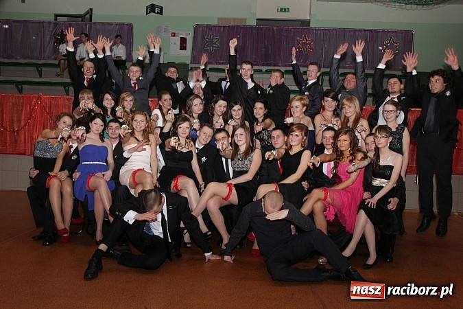 Zdjęcie w galerii na portalu naszraciborz.pl: Ekonomik rozpoczął dziś sezon studniówkowy wiadomości z regionu