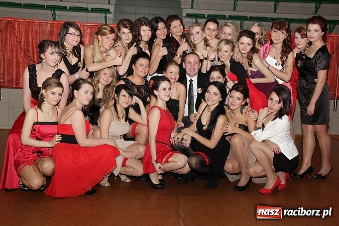 Zdjęcie w galerii na portalu naszraciborz.pl: Ekonomik rozpoczął dziś sezon studniówkowy wiadomości z regionu